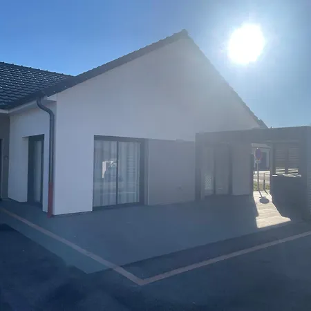 Logis Hotel La Vraine 2*
