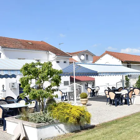 Logis Hotel La Vraine Hotel