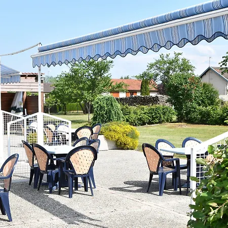 Hotel Logis Hotel La Vraine