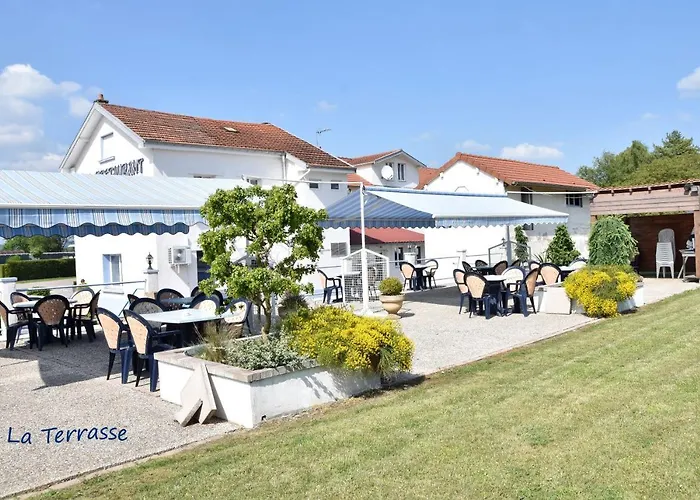 Hotel Logis Restaurant La Vraine 2*